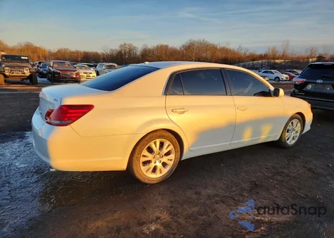 2010 Toyota Avalon Xl z USA, uszkodzony, nr VIN 4T1BK3DB1AU357595